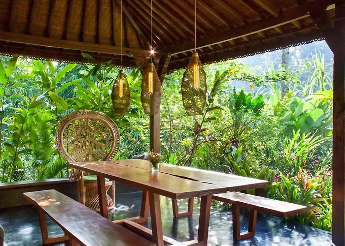 Villa Mahadevi 2 Jungle Retreat Joglo *