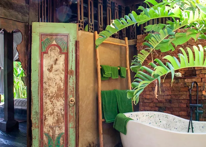 Mahadevi 2 Jungle Retreat Joglo